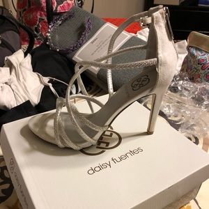 Daisy Fuentes shoes silver